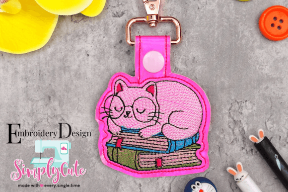 Cat ITH Snap Tab: A Seasonal Design Review