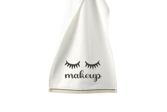 Make Up Eyelashes: A Craft Fair Design Review